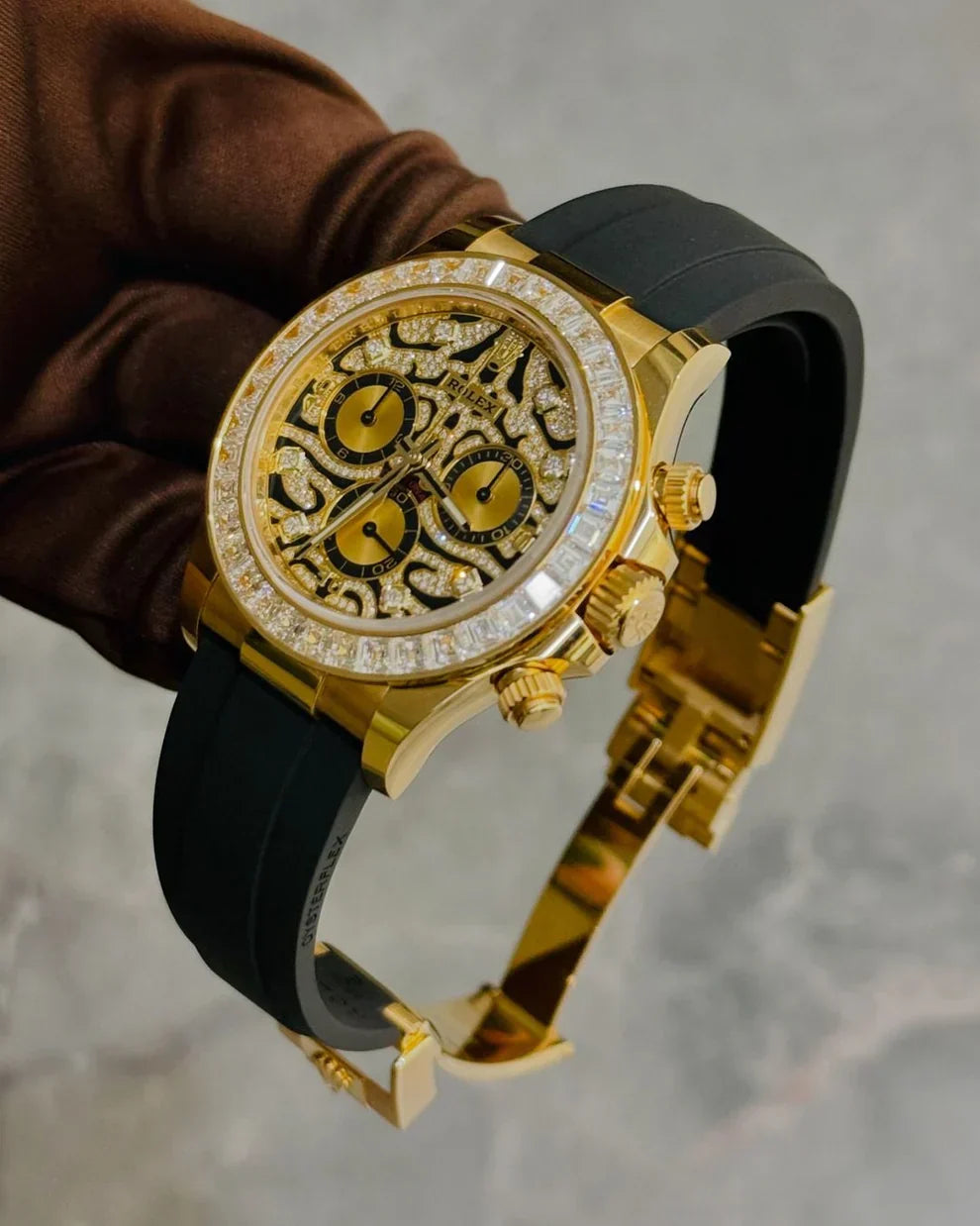 Daytona Tiger pump Automatic Branded Watch (Pandya Using It)